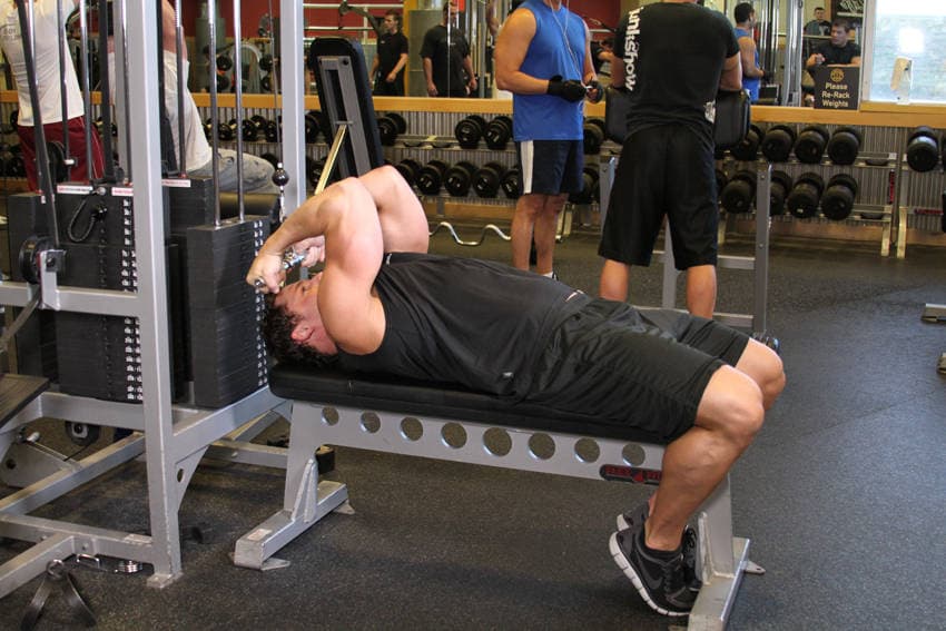 Curl en polea alta, final