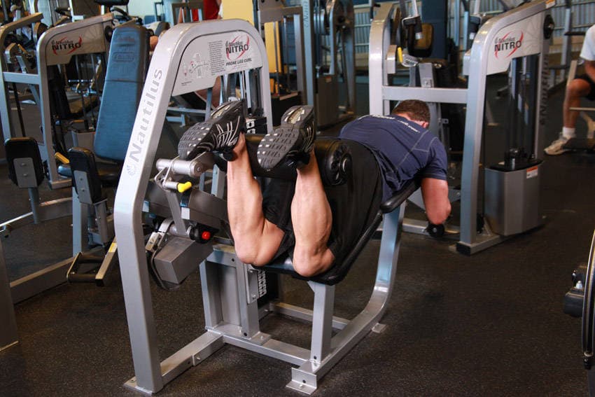 Curl femoral tumbado, final