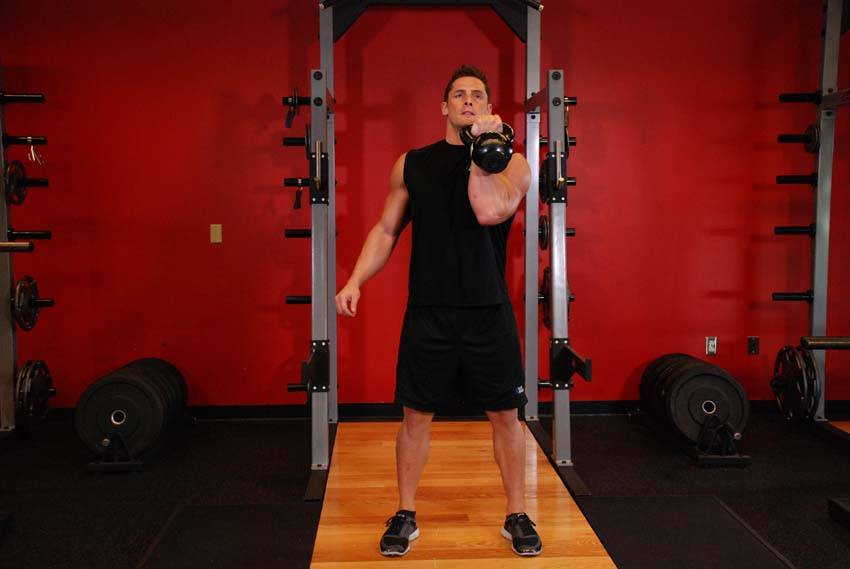 Press Arnold con kettlebell, inicio