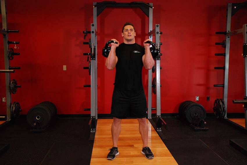 Thruster con kettlebell, inicio