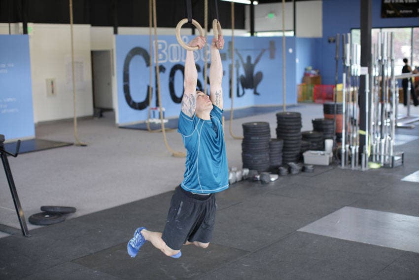 Muscle up con kipping, inicio