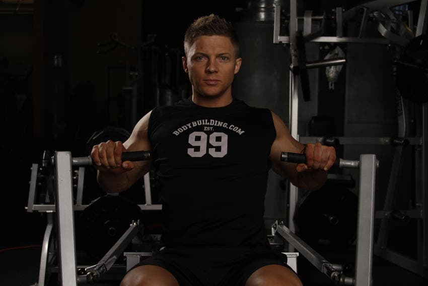 Leverage Chest Press, start