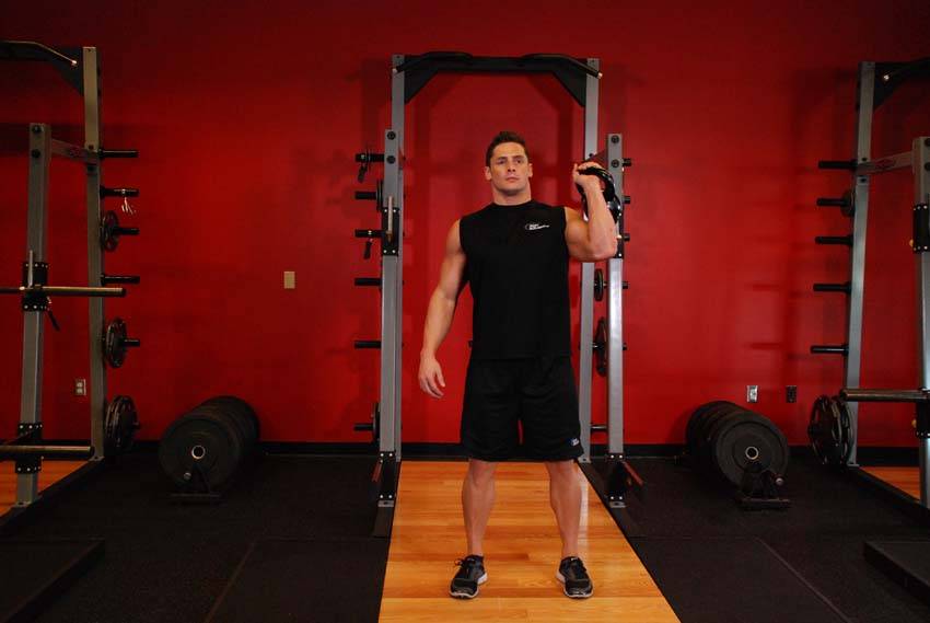 Push press a un brazo con kettlebell, inicio