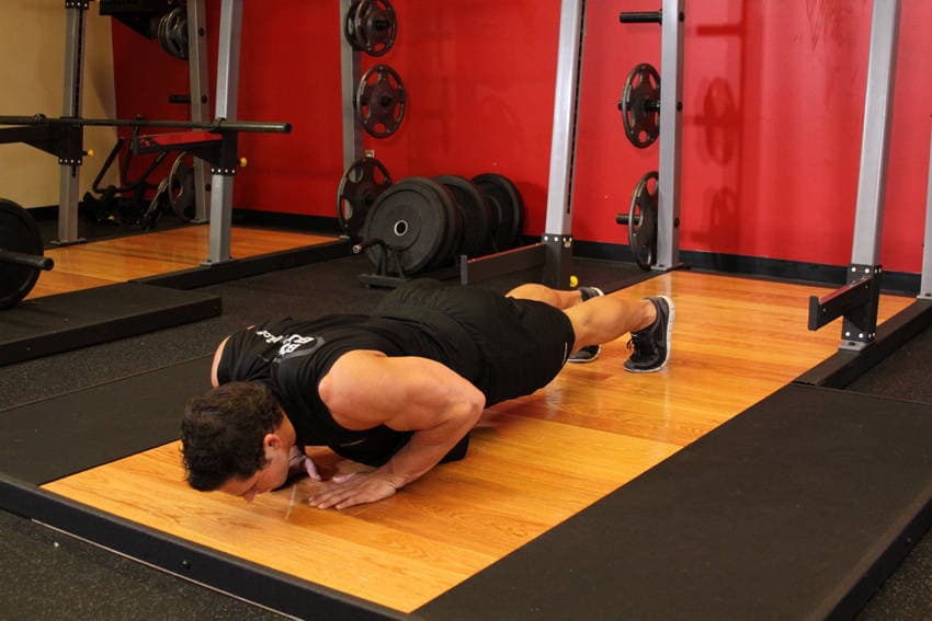Flexiones (manos juntas y abiertas), inicio