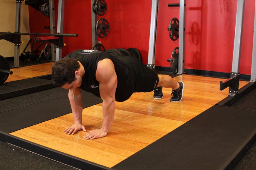 Flexiones (manos juntas y abiertas), final