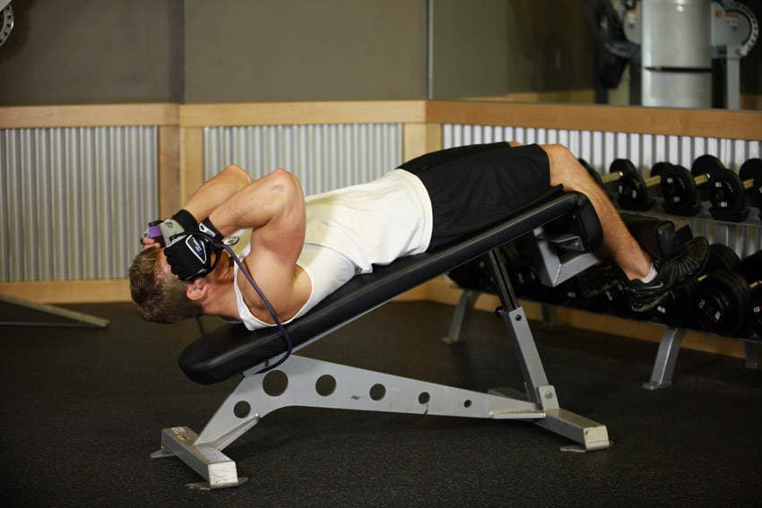 Abdominales con peso y bandas, inicio