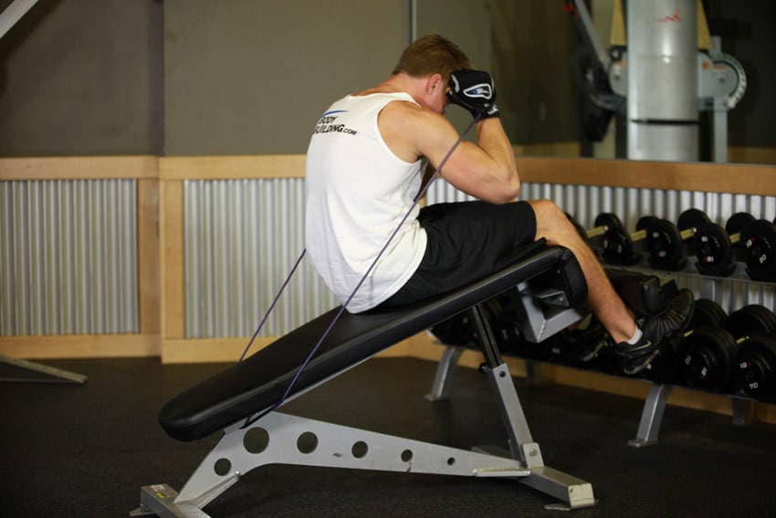 Abdominales con peso y bandas, final